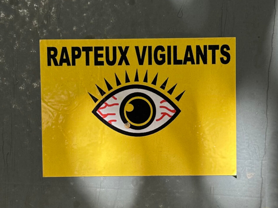 Eye sticker