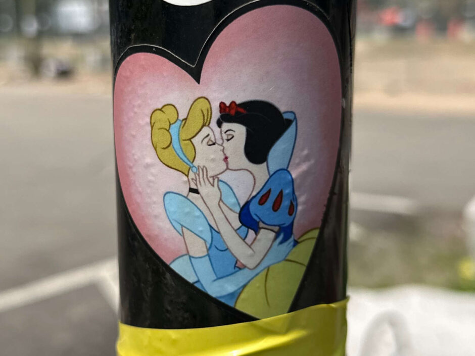 Disney Kiss sticker